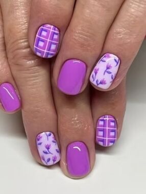 Vibrant Lavender & White Floral Press On Nails New